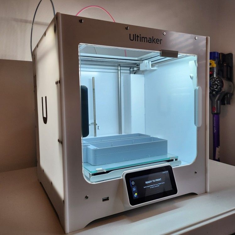 Ultimaker S3 Commercial 3D printer + OEM Filament