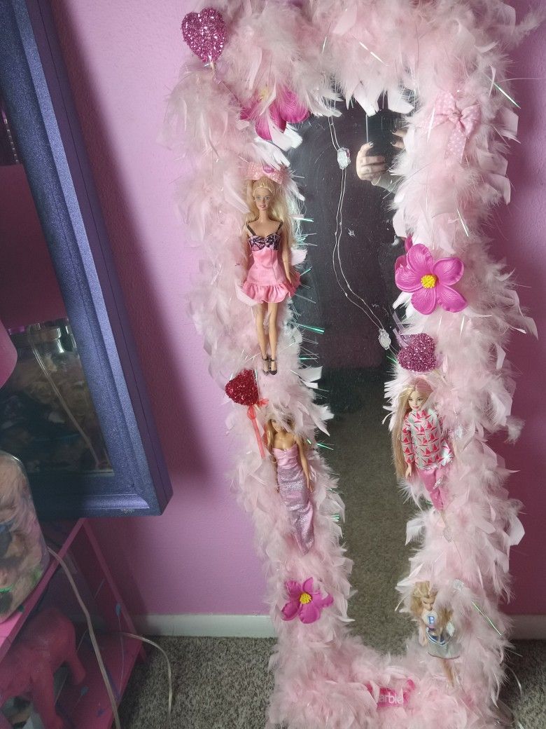 Cute Feather Barbie Mirror With Lights