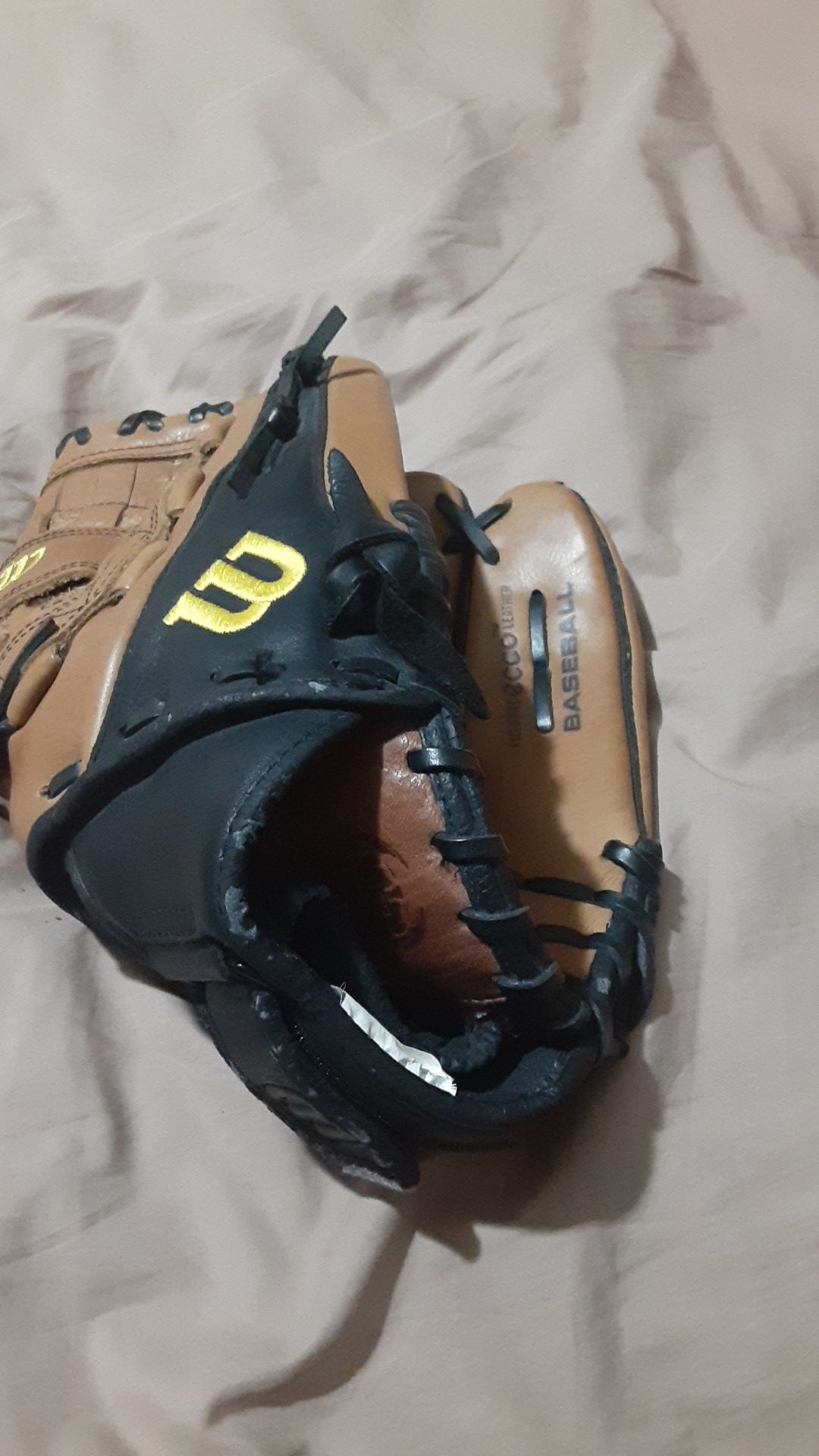 Wilson baseball glove