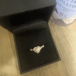Women’s Diamond Promise Ring 