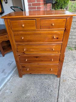 2 piece set Dresser, chest of drawers Ethan Allen