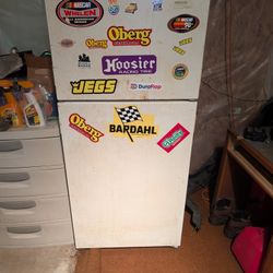 Nice Working Fridge Freezer For Sale 