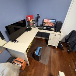 Corner Desk Cream Color Way