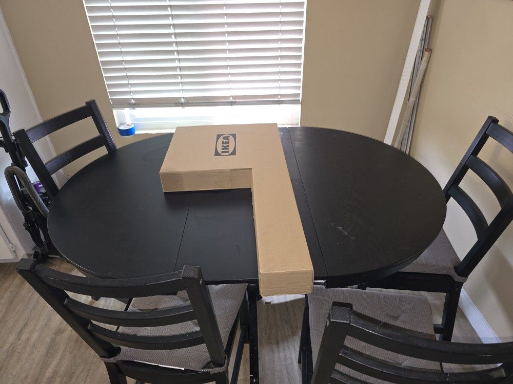 Dining Room Set - Table And 5 Chairs