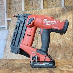 Milwaukee 18 Gauge Brad Nail Gun Tool Only