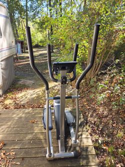 Cardio elliptical workout machine