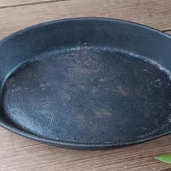 Cast iron baking dish 