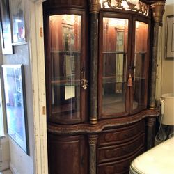 Beautiful China Hutch 