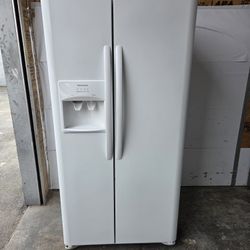 Frigidaire Refrigerator 