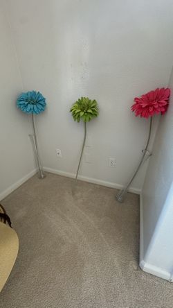 Brandnew 3 Set Sunflowers Retail Value $158.99 + Tax 