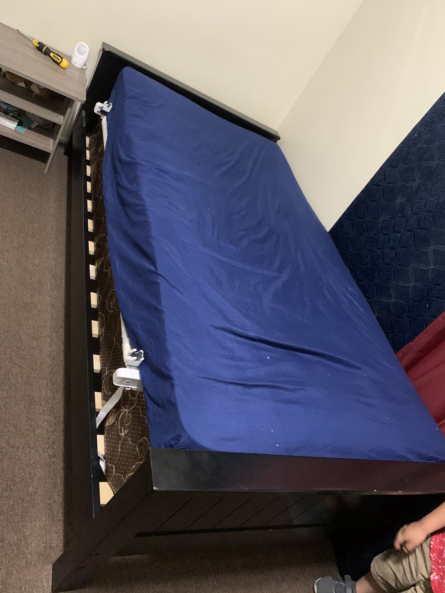 twin bed with mattress