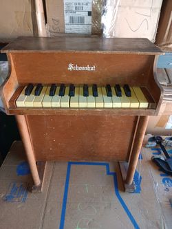 Shoenhut Vintage 25 Key Wooden Upright Piano