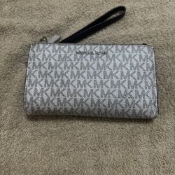 Micheal Kors Wallet