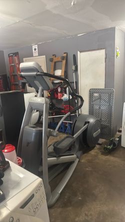 Precor Elliptical Cross Trainer