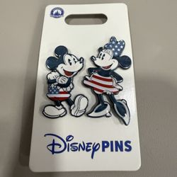 Mickey Mouse and Minnie Mouse America Pin