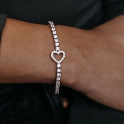 Silver 7” Heart Bracelet 