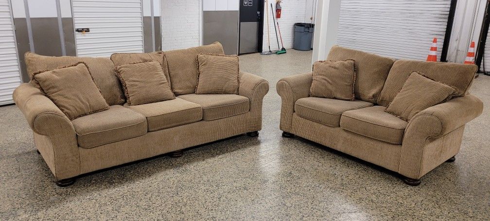 Couch Set (I CAN DELIVER)