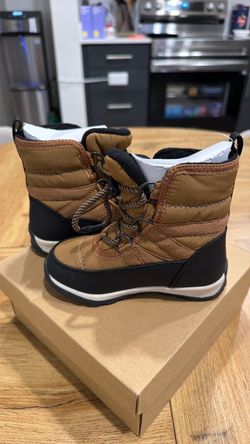 Size 8 Snow Boots