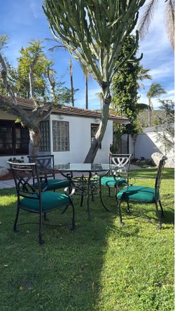 Woodard Iron Patio Set & Cushions