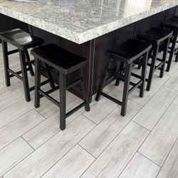 🪑 Set of 6 Solid Wood Counter Stools – Black – Good Condition