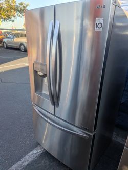 LG French door refrigerator/3 months of warranty and free local delivery
