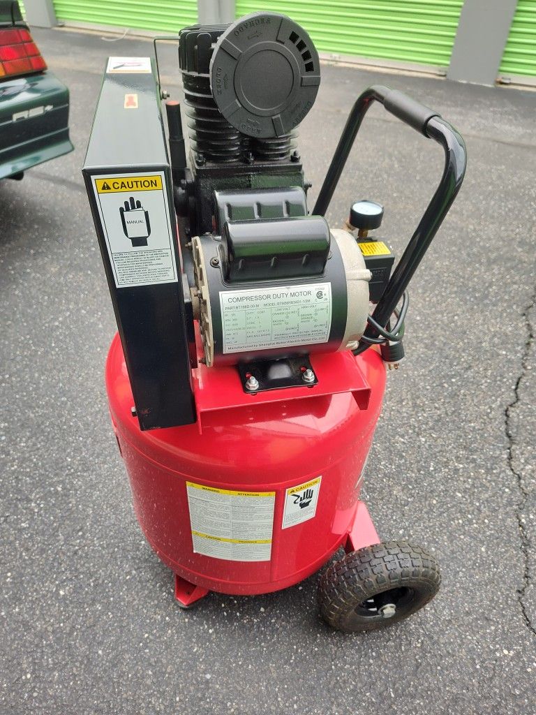 New Black & Decker 4 Gallon Compressor for Sale in Smithtown, NY - OfferUp