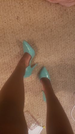 Classic blue pointed toe heels size 7 1/2