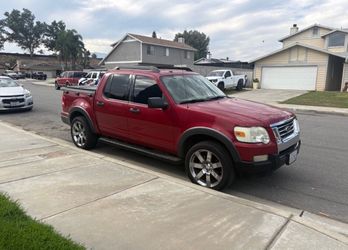 2010 ford trac