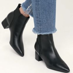 NWOB Lulus Chase Black Pointed Toe Booties Women's Size 8 
