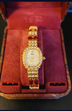 Beautiful women's fabergé watch