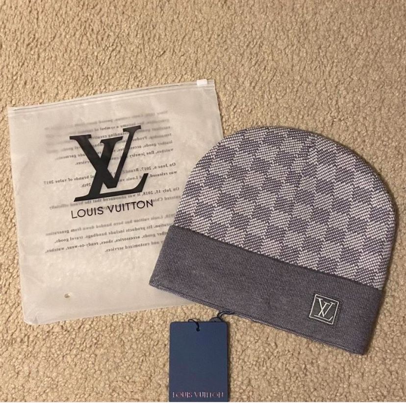Grey Lv