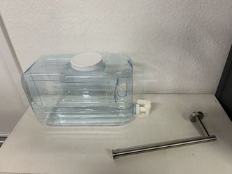 2.5 Gallon Water Jug & SS Paper Towel Holder