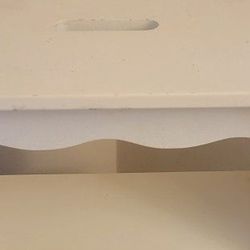 🌺 Solid Wood Stool With Handle 21.5 L X 12 D X 15.5 H🌺