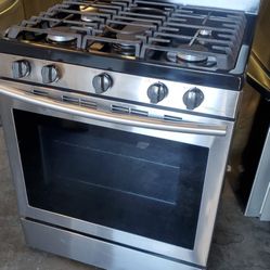 Samsung Gas Stove W / Convention Oven 