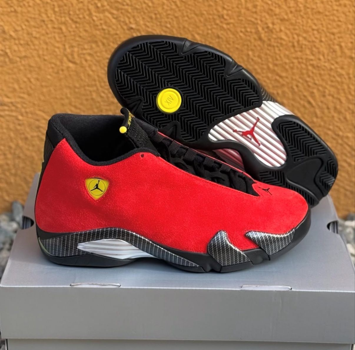 JORDAN 14 FERRARI
