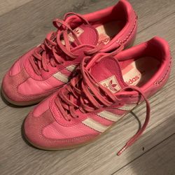 Girls pink Sambas 41/2