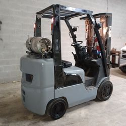 NISSAN FORKLIFT 5,000 LBS CAPACITY $9500