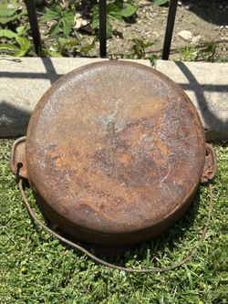 Vintage Renerow Ware Cast Iron Dutch Oven