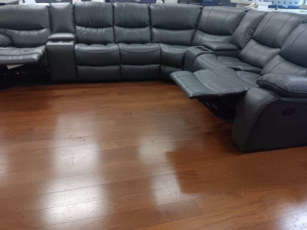 *Memorial Day Now!!!*---Comfy Madrid Gray Leather Reclining Sectional Sofa---Delivery And Financing Available🤠