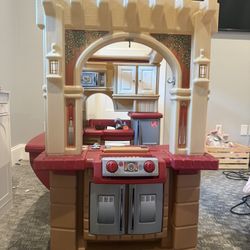 Step 2 Grand Walk-In Kitchen & Grill