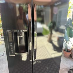 EXTRA CLEAN LG BIG DOUBLE DOOR 35 1/2 LENGTH 35 1/2 WIDTH 70 LENGTH REFRIGERATOR 