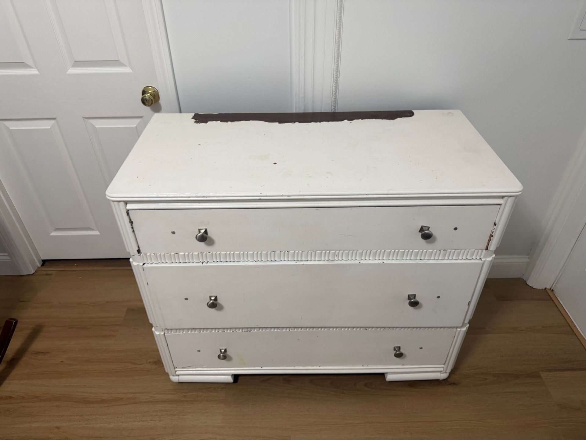 Dresser free