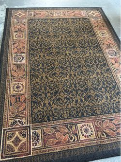 5x7 area rug like new