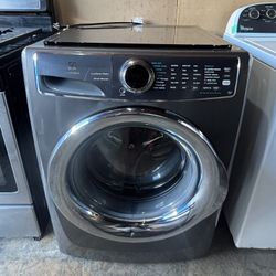 Electrolux Front Load Washer 4.4 cu ft – LuxCare + SmartBoost, Perfecta, High-End!