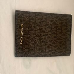 Michael Kors Bi-fold Card Case 