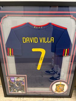 David Villa Signed Spain #7 Framed Jersey – Authenticated