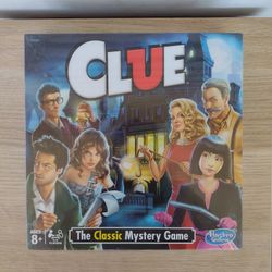 Hasbro Clue The Classic Mystery Board Game in original packaging 