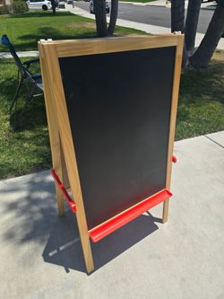 Kids white/chalk board