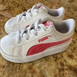 Girl Pumas Shoes
