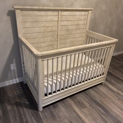 Pottery Barn Stone & Leigh Crib Kids Bed Great Condition 